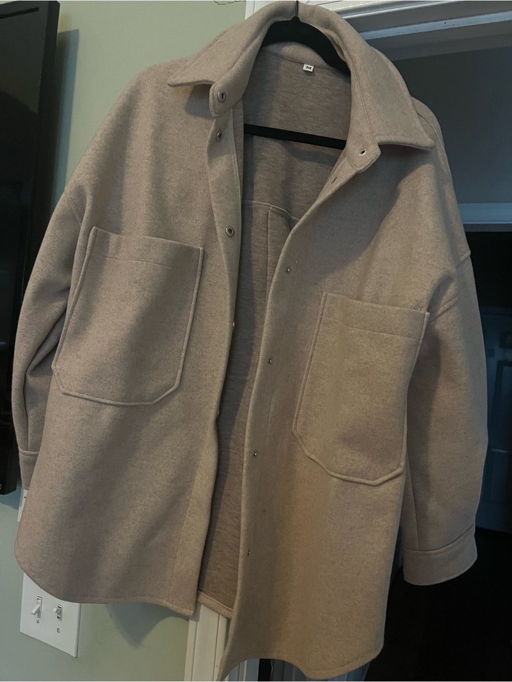 Womens’s Oversized Wool-Blend Shacket in Beige